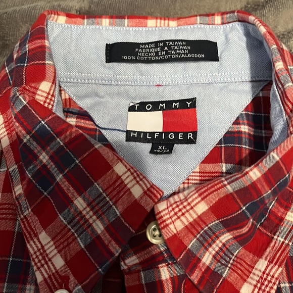 Tommy Hilfiger men’s short sleeve button up - Picture 2 of 4